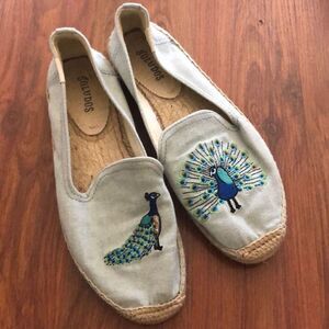 SOLUDOS Peacock embroidered light denim espadrilles size 6 ￼